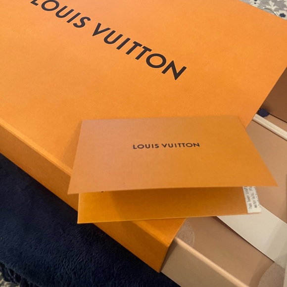 Authentic Louis Vuitton monogrammed sneakers Size 7UK 9 US. Like new! Beautiful! - Picture 11 of 12